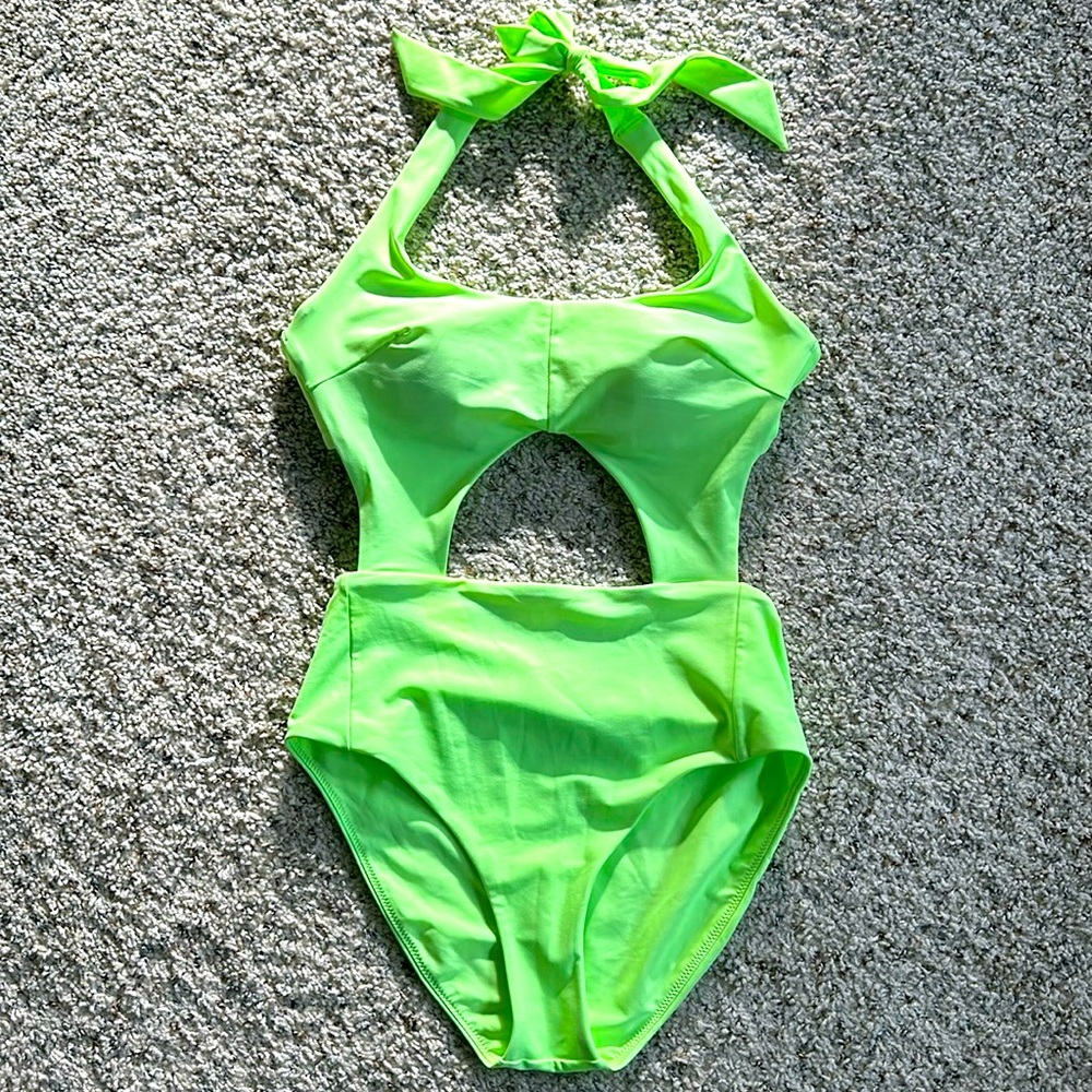 NWOT Athleta Alicia Keys Daybreak Cut Out Swimsuit in Electric green size small